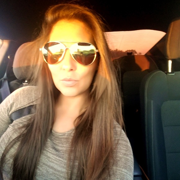 Meet your Posher, Danielle - Picture 1 of 1